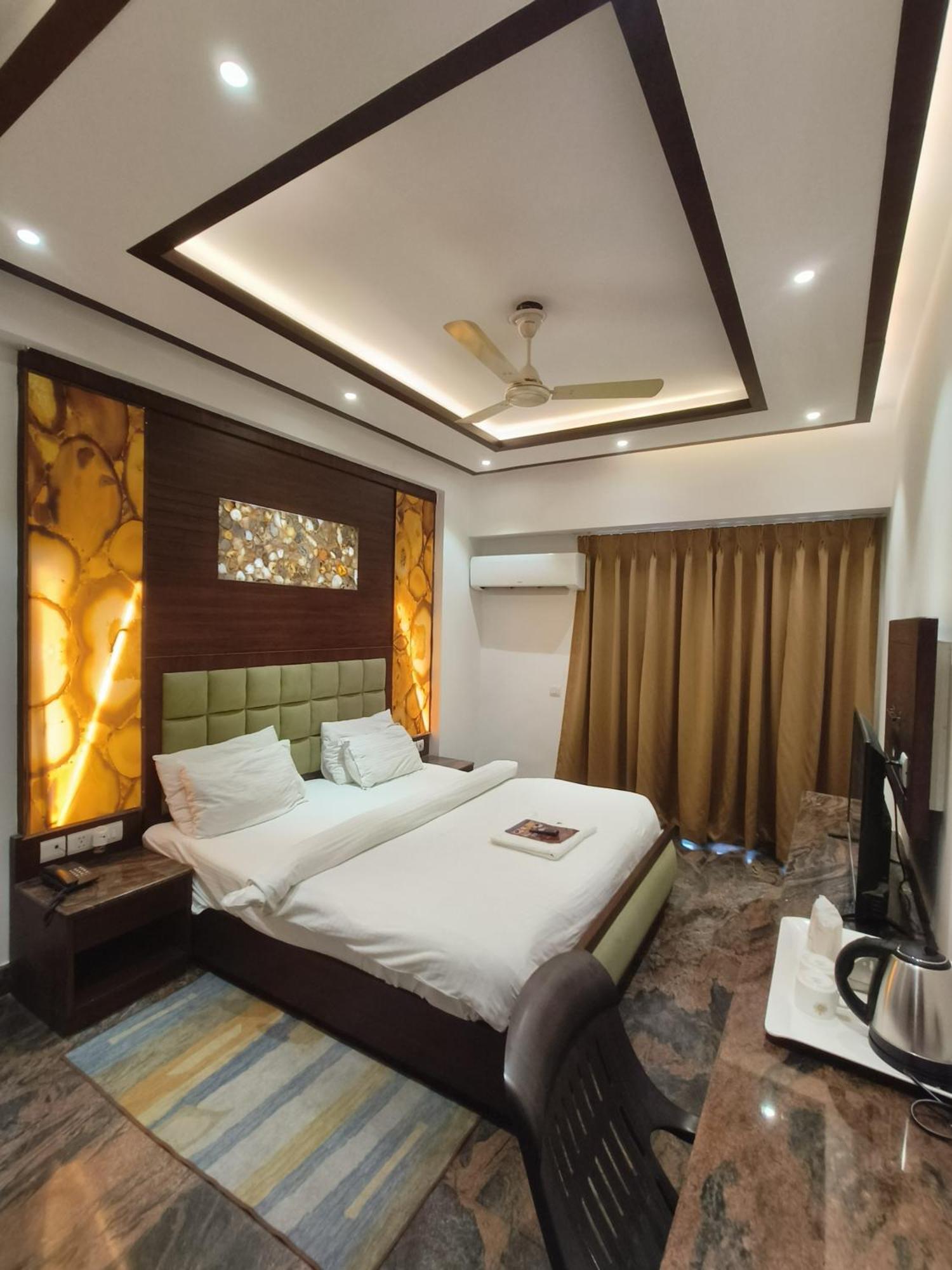 Jjk Rukmini Vilas Hotel & Banquet Muzaffarpur Zewnętrze zdjęcie